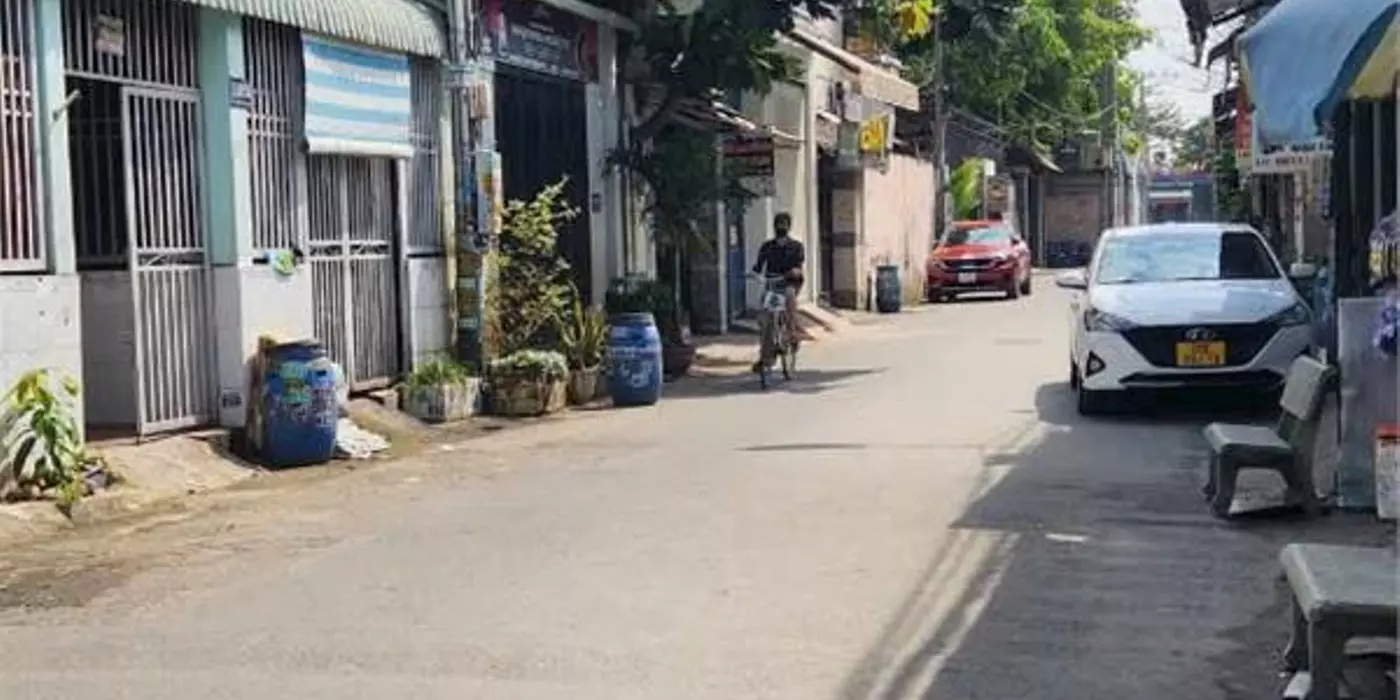 ( Hot) Chỉ 3 tỷ 5 Mặt tiền kinh doanh và 4 căn phòng trọ, dt 105m2, tại Tân Đông Hiệp, TP Dĩ An