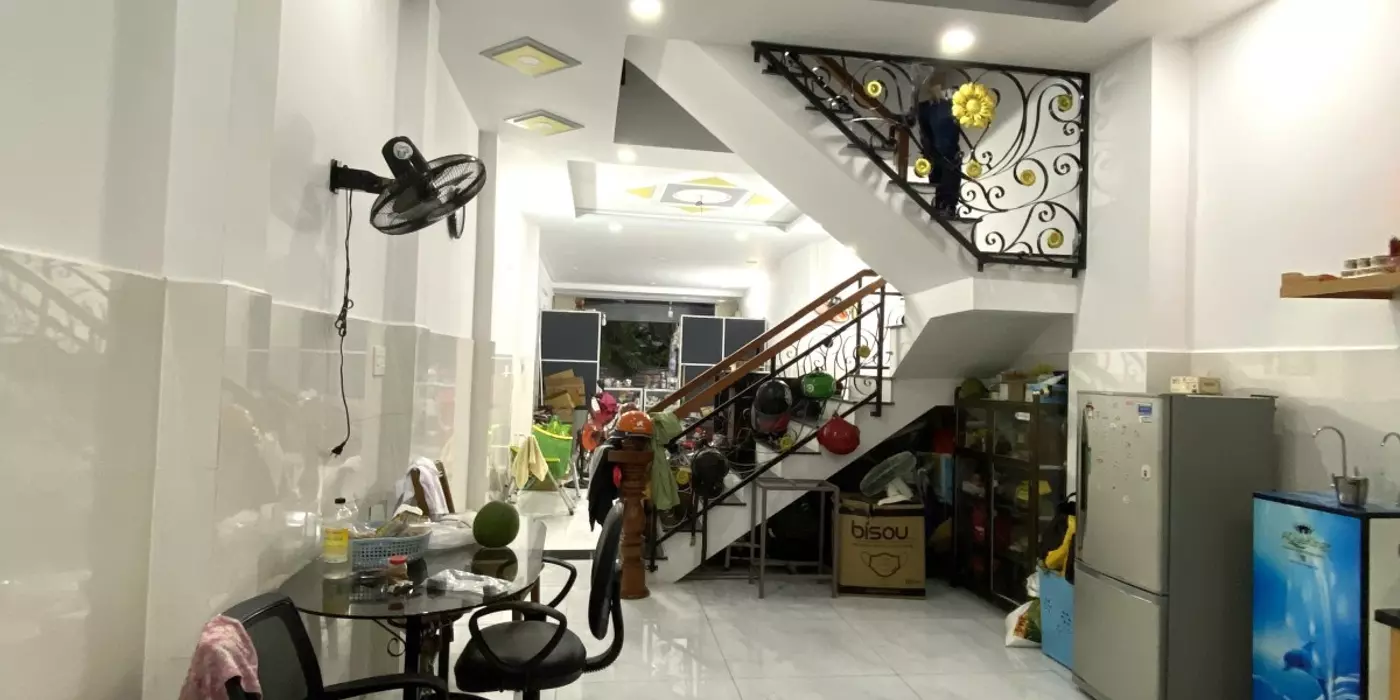 Chỉ có 4,5 Tỷ sở hữu ngay nhà 2 tầng, 96m2 ngang 5m, hẻm oto ngay Nguyễn Minh Hoàng P12 Tân Bình
