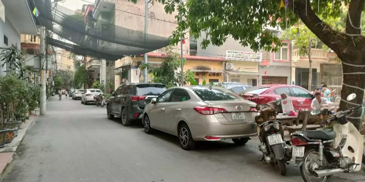 'BÁN NHÀ PHỐ NGÔ QUYỀN, Ô TÔ ĐỖ CỬA, BA MẶT THOÁNG, 52m, 6.8 tỷ