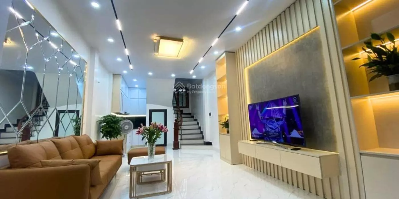 Bán nhà phố Tam Trinh, Lô Góc thoáng sáng, OTO  tránh đỗ cổng, 5  ngủ, 50m2, MT 5m, 6,58 tỷ