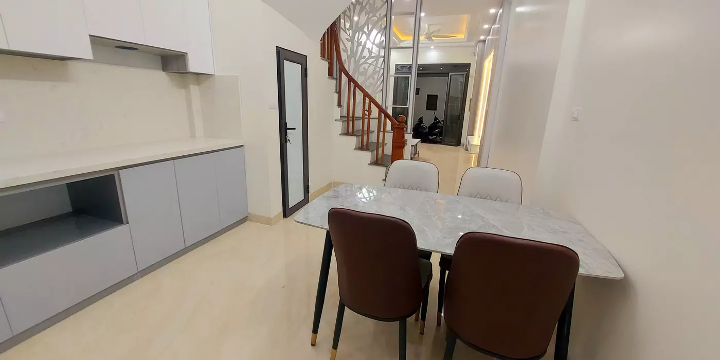 Nhà mới 5 tầng, TT Hai Bà Trưng, 10m ra phố, gần trường ĐH BK-XD-KT.