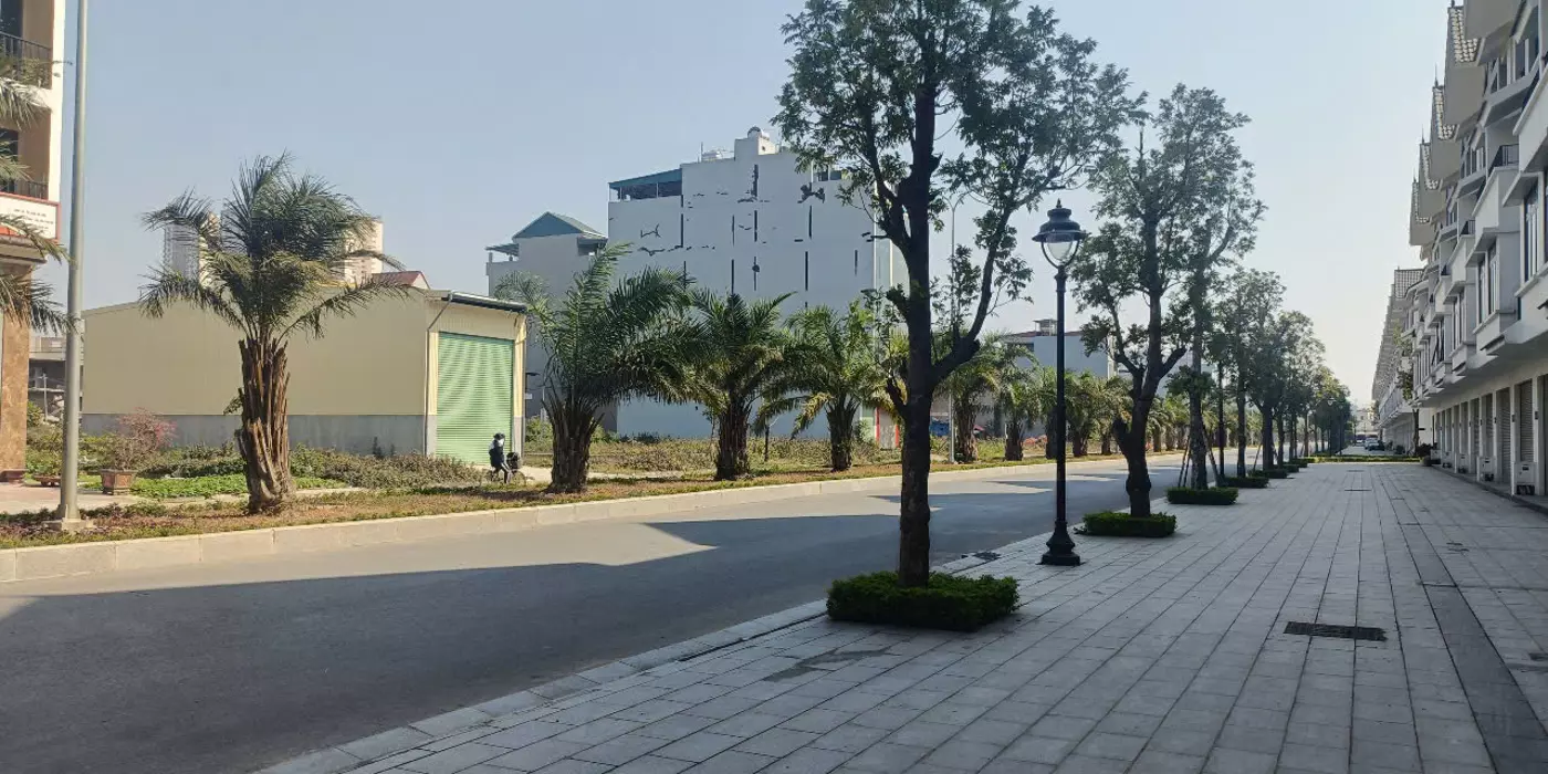 DV Lai Xá 115m2- MT khủng 8.2m, đường đôi 30m, giá 20tỷ