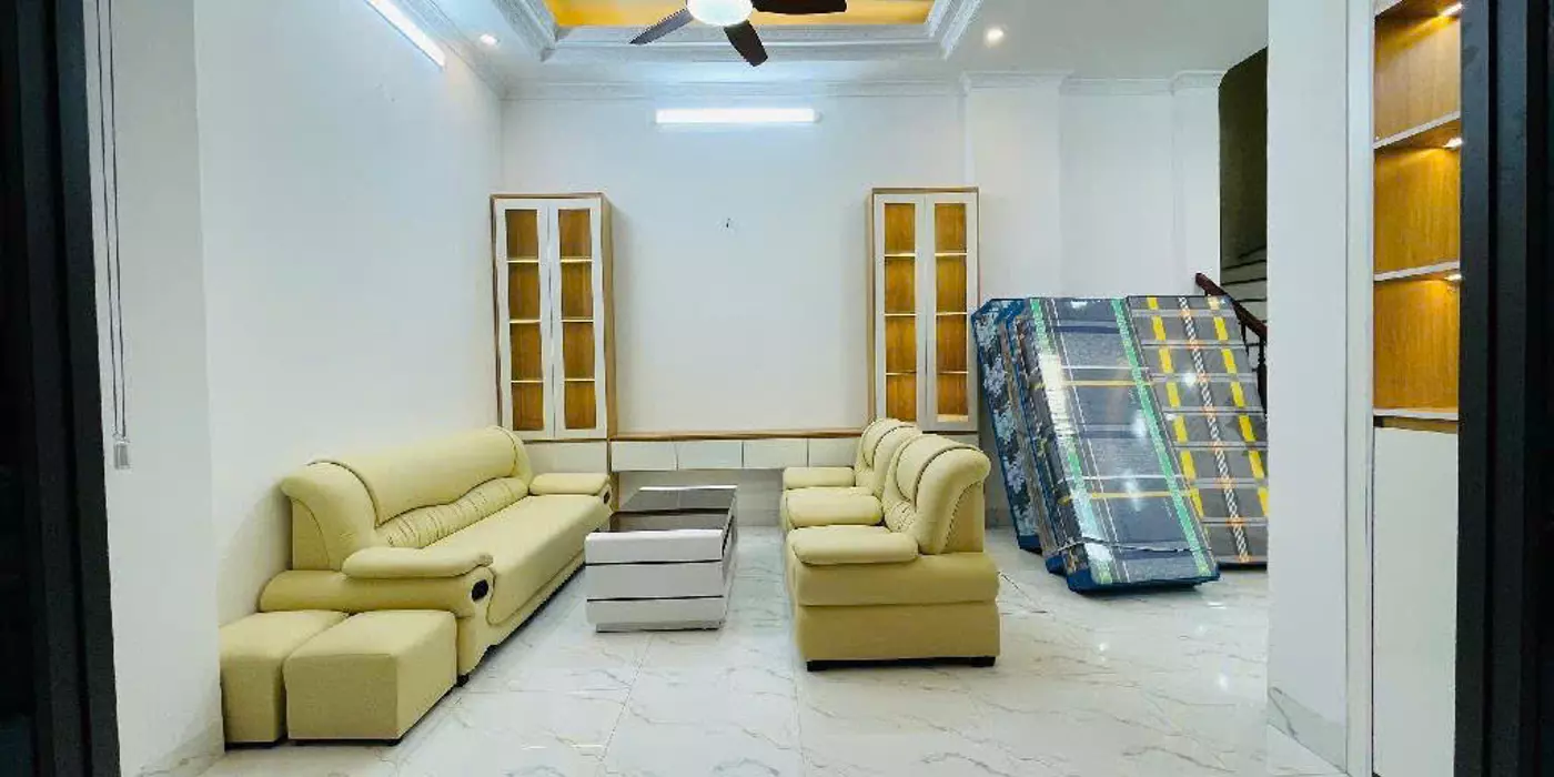 NGỌC KHÁNH - 53M2 X 5 TẦNG - 9.8 TỶ - OTO NGỦ TRONG NHÀ - THANG MÁY - KINH DOANH SANG