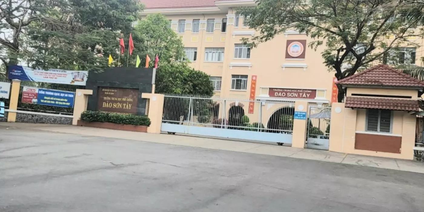 Bán nhà mặt phố Linh Xuân, Thủ Đức, 90m², 4PN, 4.9 tỷ, sổ hồng