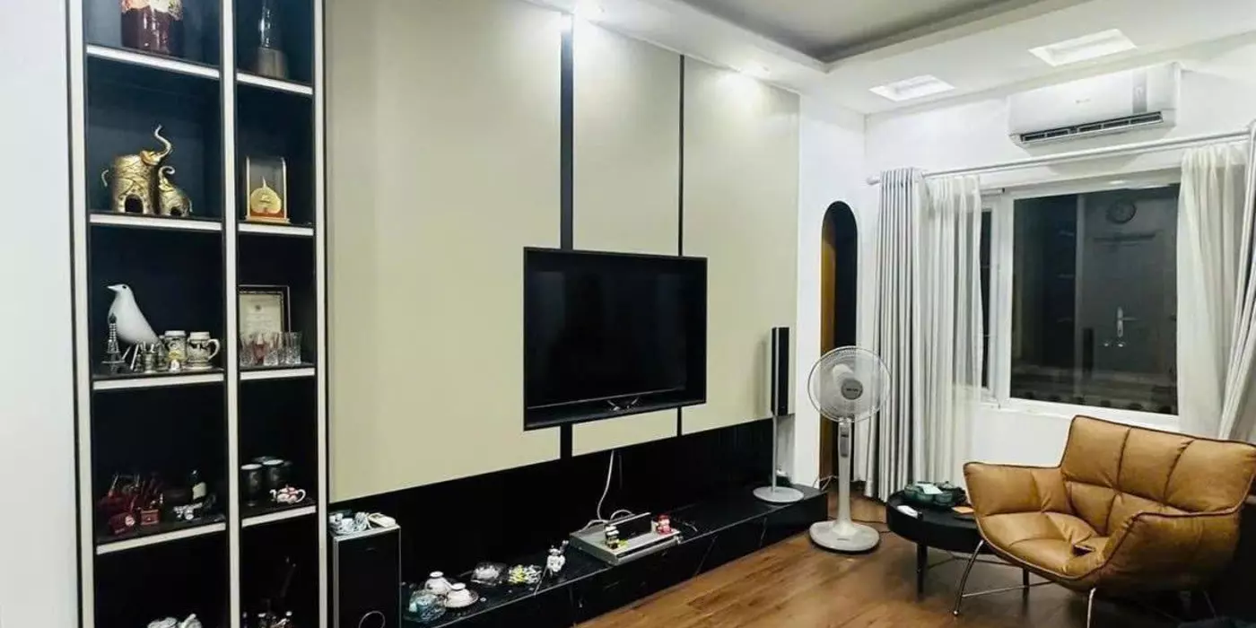 Bán nhà đường Cầu Giấy, Ba Đình, Hà Nội. Diện tích 43m2, xây 3 tầng. SĐCC. Giá: 14 tỷ. Liên hệ