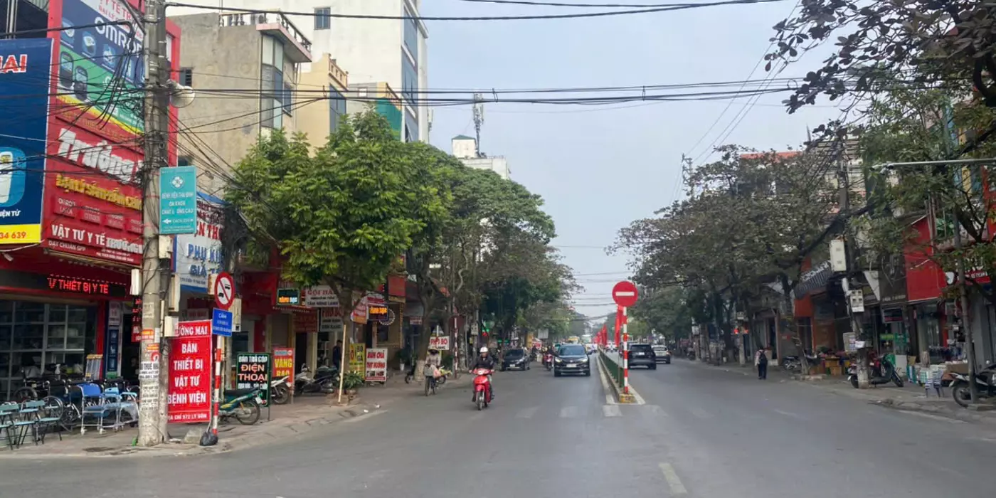 Bán nhà 3 tầng Mặt đường kinh doanh Lý Bôn