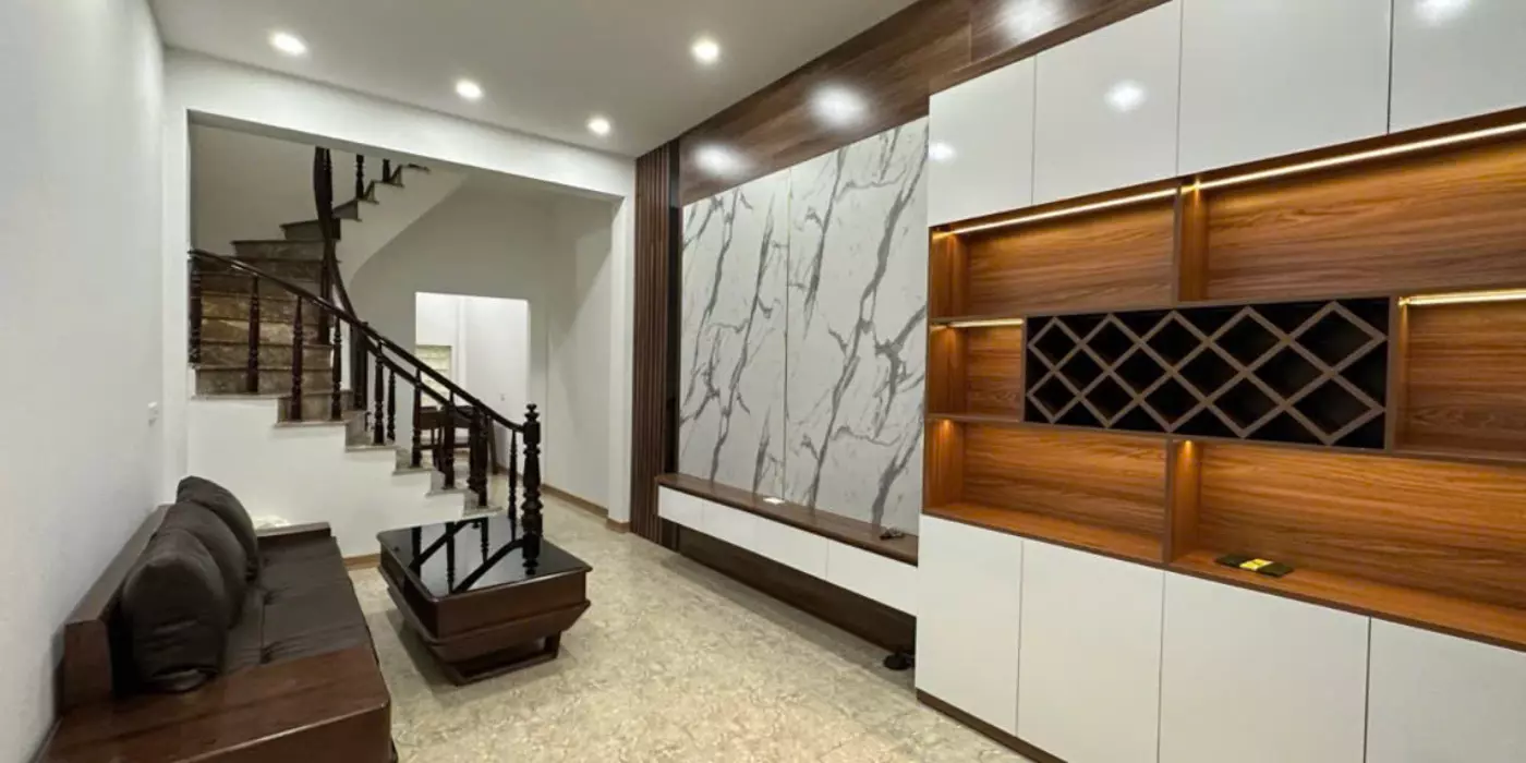 HIẾM - CHƯA ĐẾN 6 TỶ - CÓ NGAY NHÀ ĐẸP 5 TẦNG - NGỌC THUỴ - LONG BIÊN - GẦN PHỐ - NGÕ NÔNG, RỘNG -