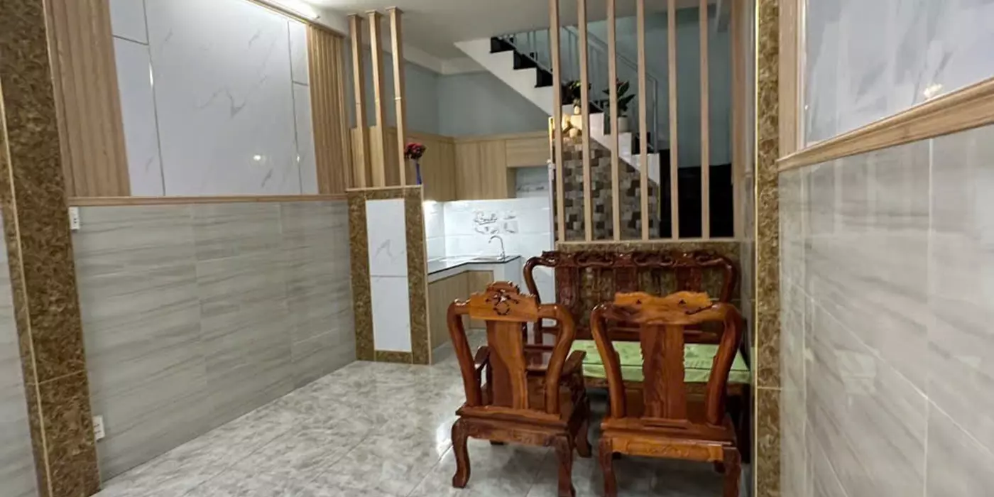 Bán nhà SHR hẻm 737// Lạc Long Quân, p10, Tân Bình, 3m7 x 8.5m, chỉ 3,8 tỷ.