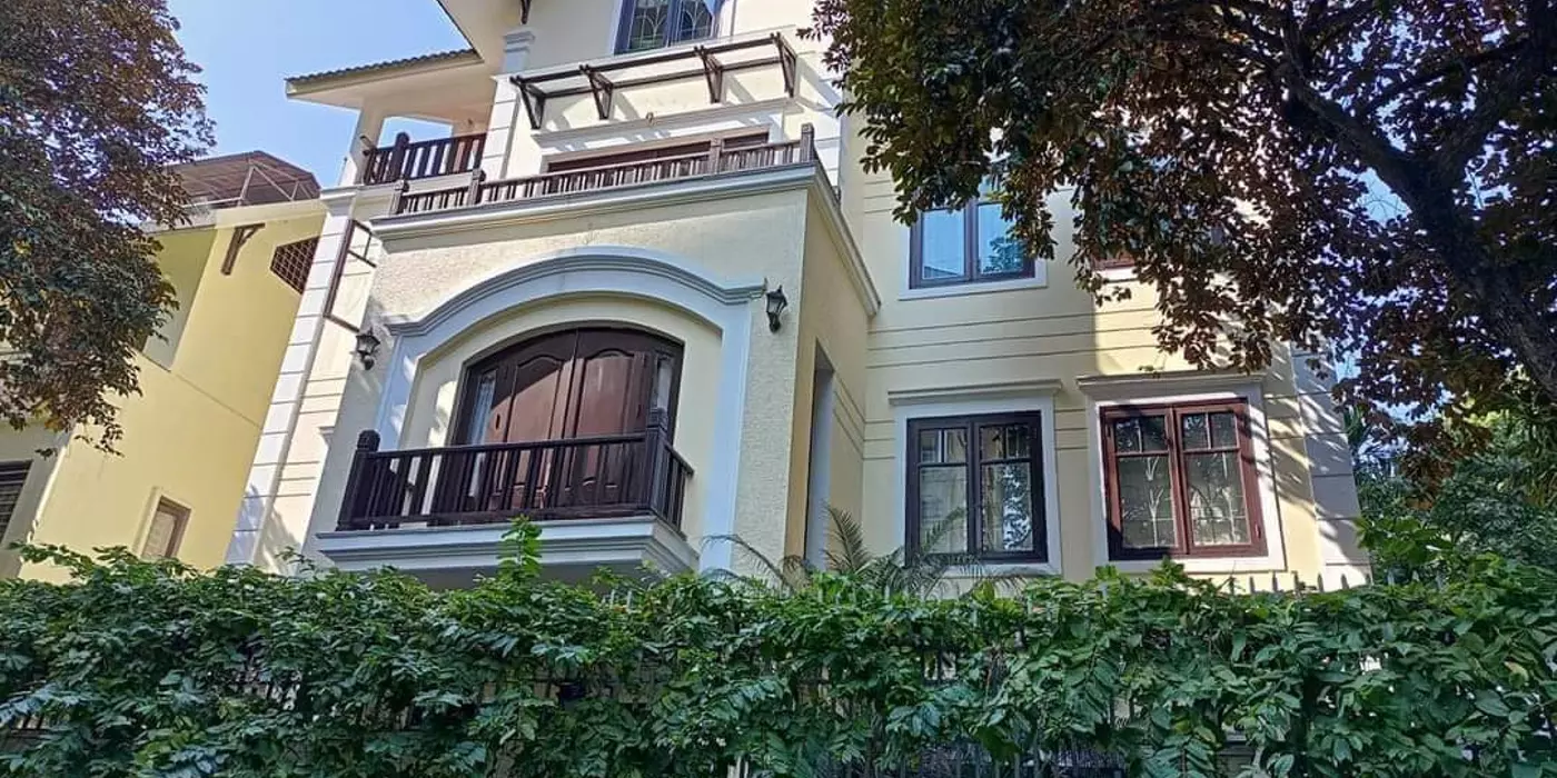 Biệt thự Hoàng Hoa Thám ngõ ô tô tránh, 7 ô tô vào nnhà, KD đa hệ gần phố 120m- 22.5 tỷ