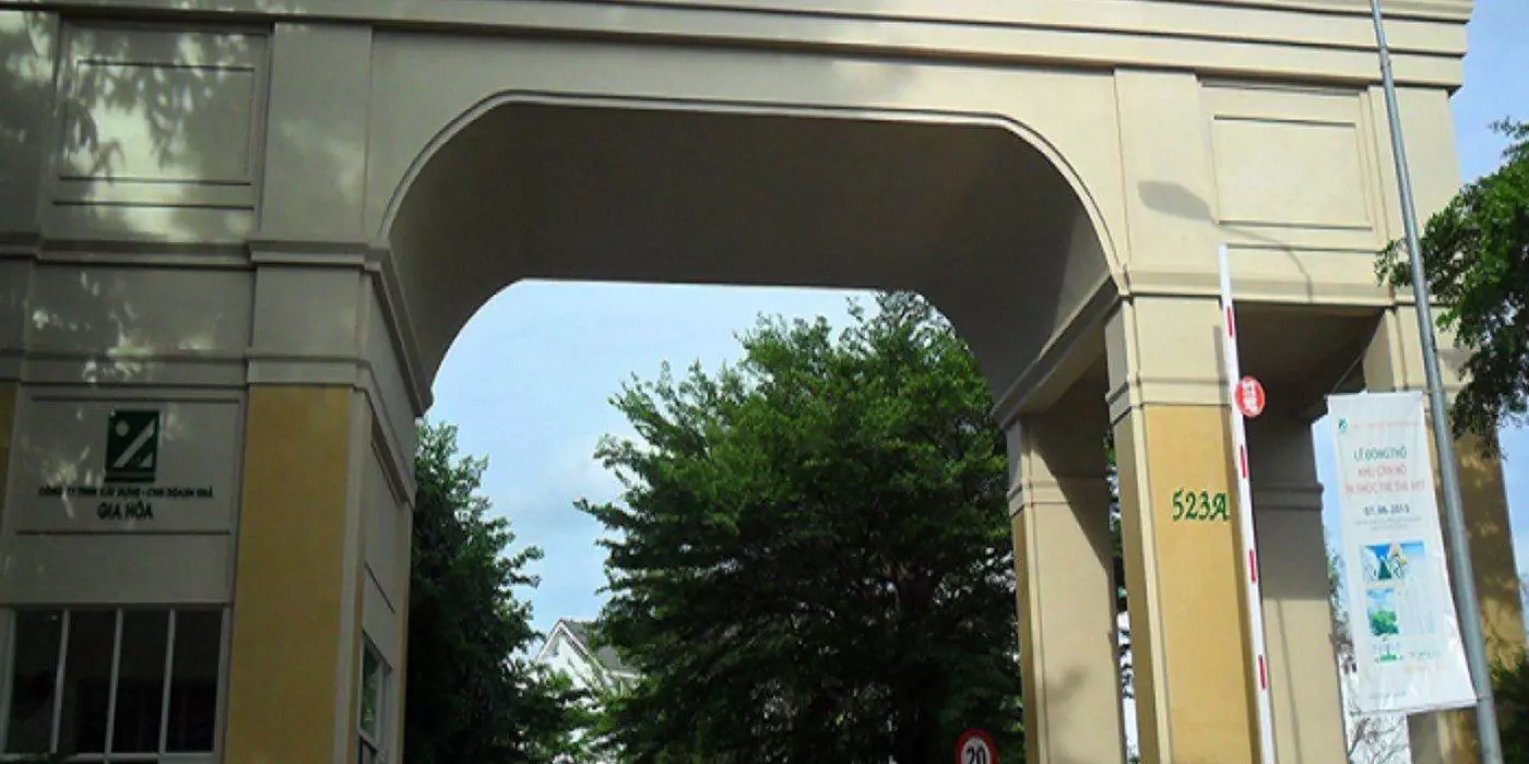 Bán nhà mặt phố Q.9, 100m², 3 tầng, 5PN, 12.5 tỷ, sổ hồng