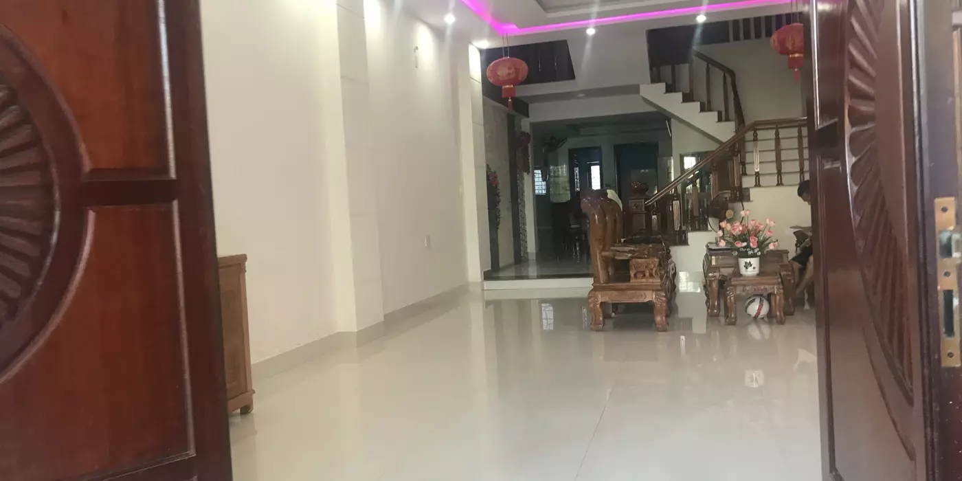 Bán gấp nhà  MT Vũ Hữu, Hải Châu, 90m2, 3 tầng, Đường 7m5,  Giá chỉ 8.9 tỷ TLCC.
