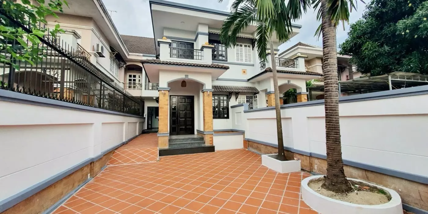 Biệt thự 6x36 giáp Tạ Quang Bửu P6 Q8 chỉ 15 tỷ