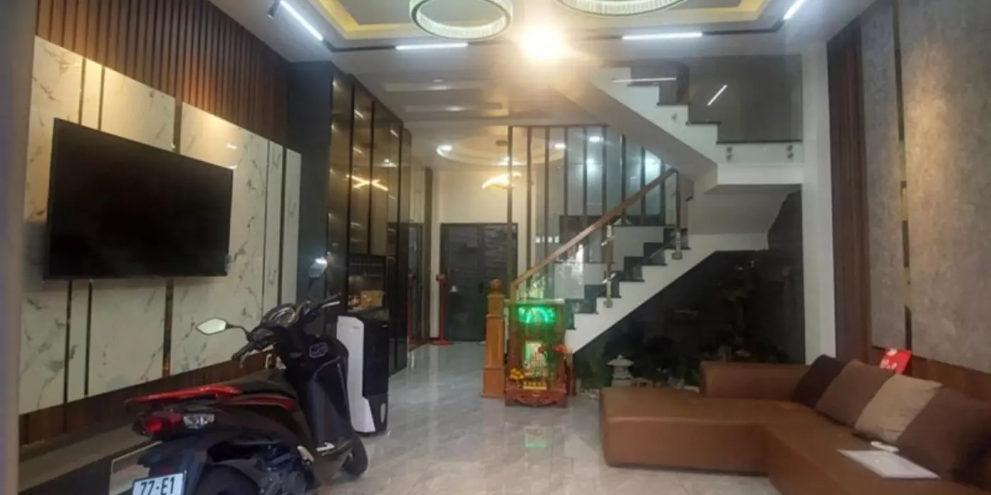Bán nhà 57m2, 4PN, 3WC, Linh Xuân, Thủ Đức, 5.3 tỷ, sổ hồng