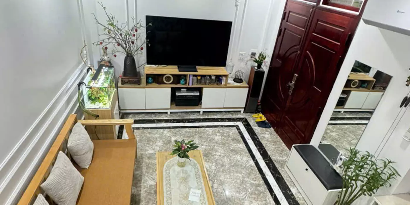 HIẾM - NHÀ NGỌC THUIỴ - LONG BIÊN - 63M x 3 TẦNG - GIÁ NHỈNH 6 TỶ
VỊ TRÍ ĐỈNH - 20M RA MẶT PHỐ
