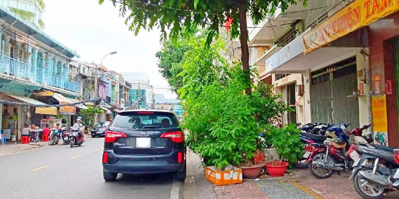 Mặt tiền ngay chợ Xóm Củi 4x18 đúc 4 tầng chỉ 22 tỷ