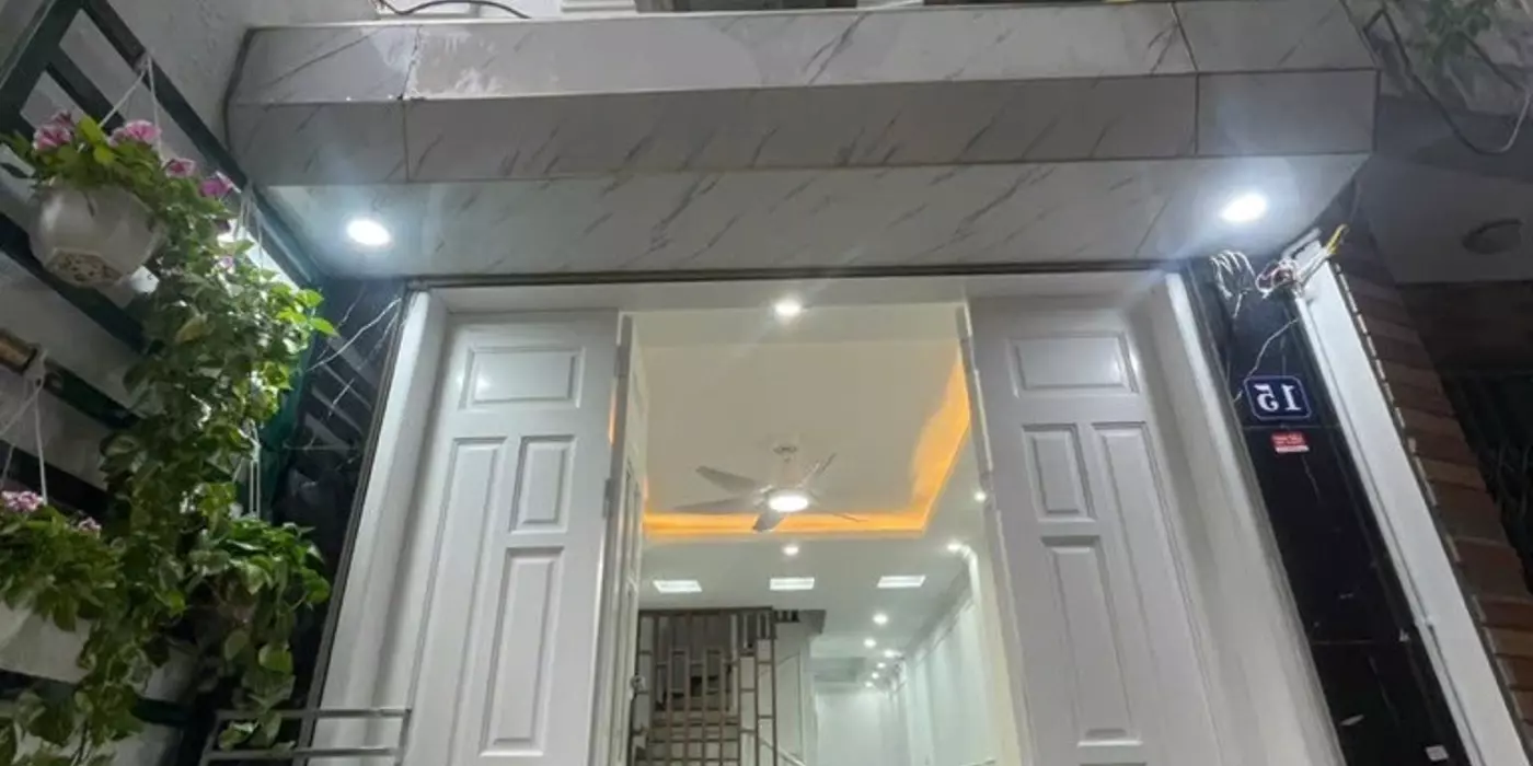Bán nhà Định Công Thượng, Ngõ thông Ô tô vào nhà, 40m2, 8.3 tỷ(MTG-CTL)