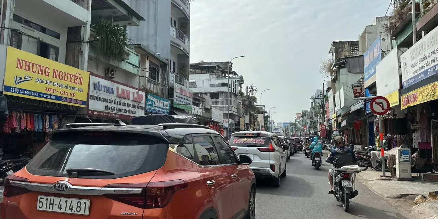 Bán nhà MTKD 6 lầu ngay Lạc Long Quân 110m2 ngang 5m làm VP gần chợ Tân Bình 22 tỷ.