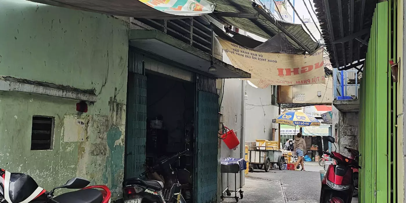 SÁT MẶT TIỀN TÔN ĐẢN  Q4
DIỆN TÍCH 46 M2 HƠN 2 TỶ