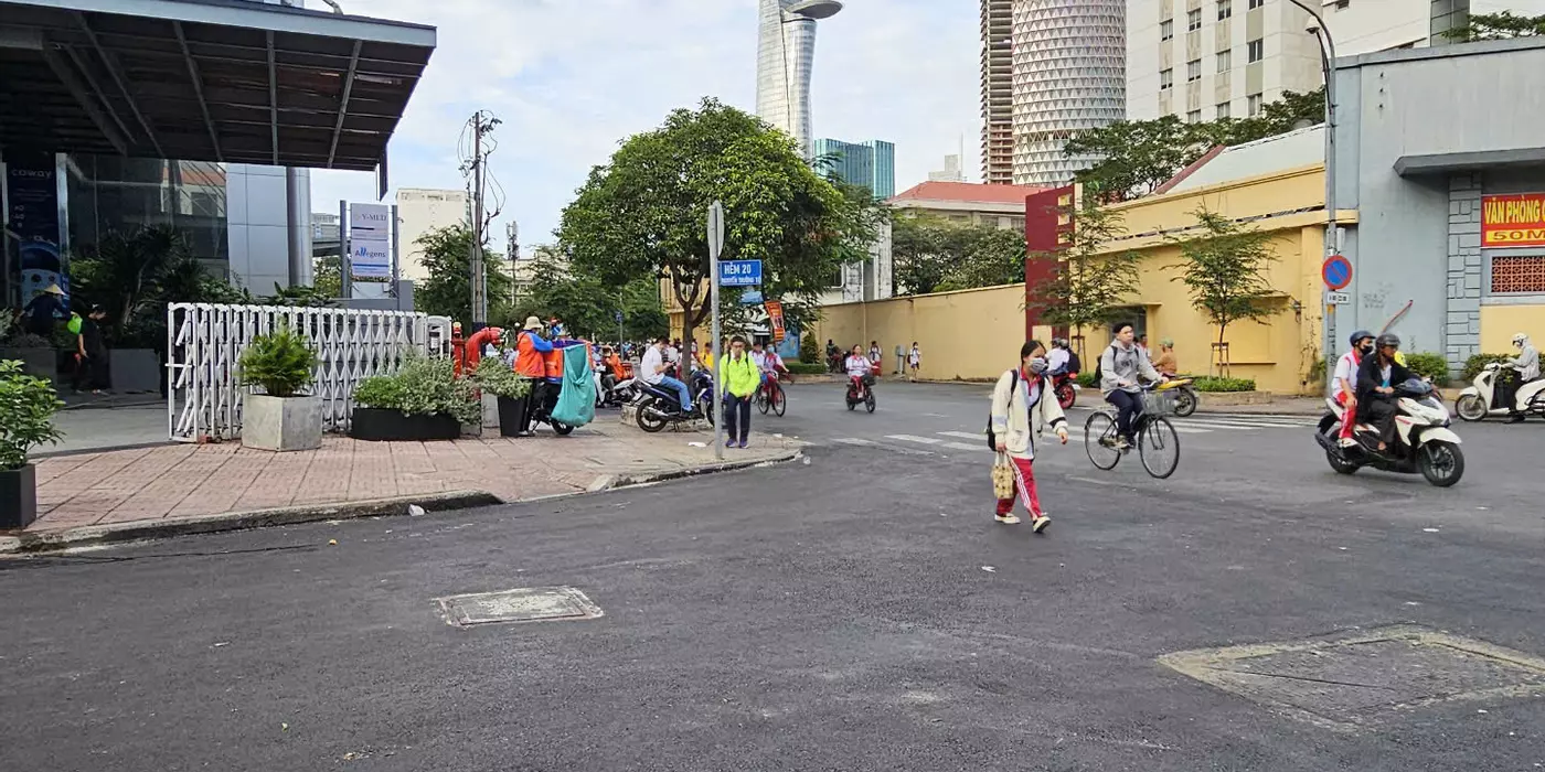 MẶT TIỀN ĐƯỜNG HOÀNG DIỆUQ4

NGANG 6 DÀI 8 – ĐÚC 2 TẤM 

KHU VỰC KHÔNG CÓ NHÀ BÁN 

CÓ 6 TỶ