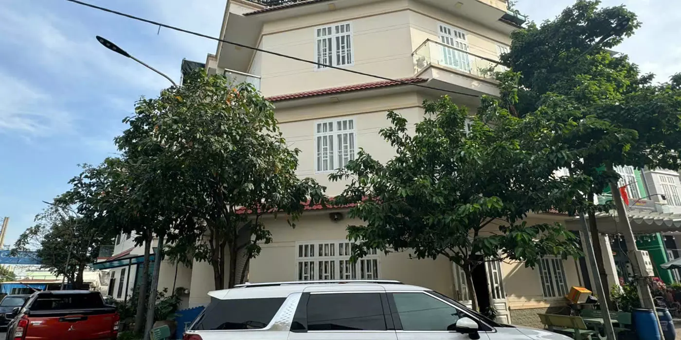 BÁN NHÀ 3 LẦU GÓC 2 MẶT TIỀN ĐƯỜNG VÕ THỊ SÁU, PHƯỜNG ĐÔNG HÒA, TP DĨ AN, BÌNH DƯƠNG.