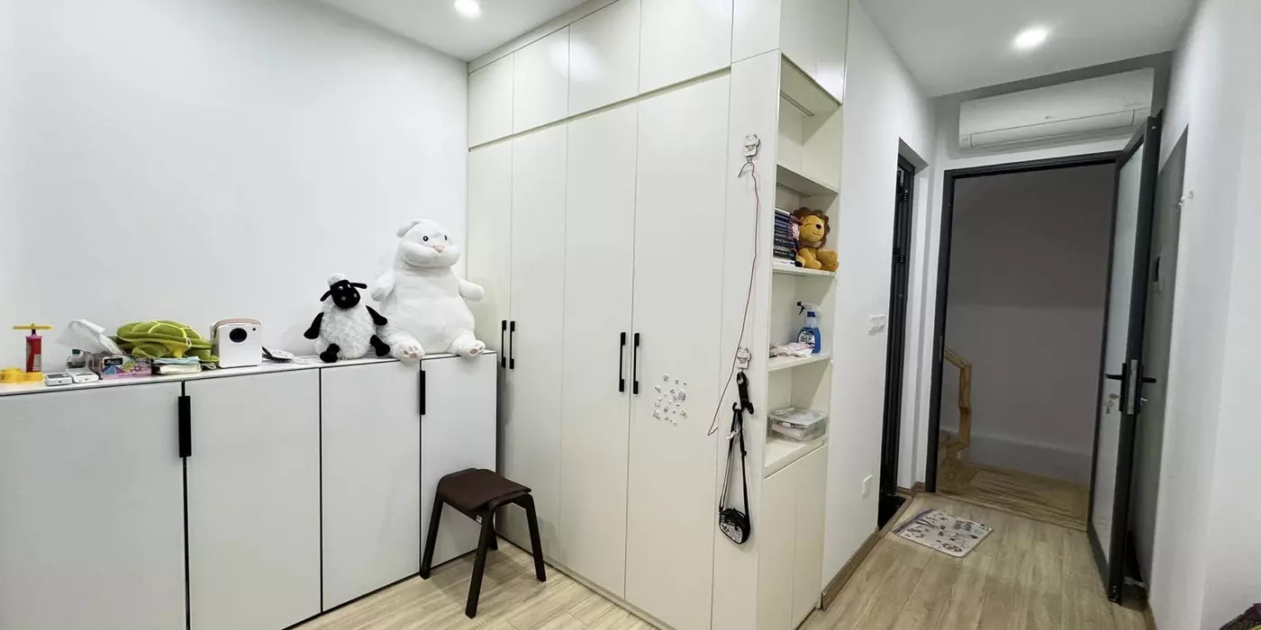 6,5 tỷ nhà đẹp 4 tầng ngõ 27 Thái Thịnh có sân để xe