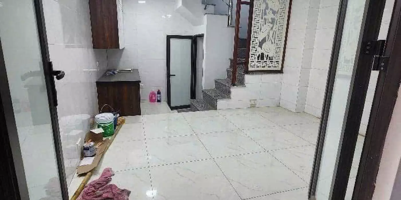 Bán Nhà Lĩnh Nam 19m 3 Tầng 2 Phòng Giá 1.68 tỷ Sổ Đổ chung