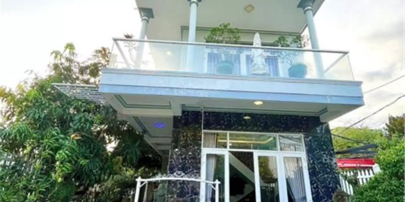 Bán Nhà Biệt Thự Vĩnh Hiệp – Sân Rộng, Đậu Ô Tô, Giá Chỉ 4.5 Tỷ