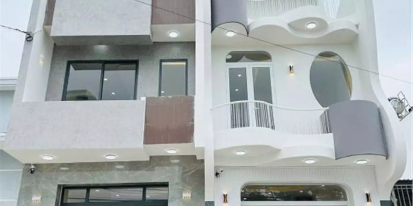 Bán Nhà 3 Tầng Mới Xây Full Nội Thất Cách Biển Nha Trang 600m - Chính Chủ - Sổ Hồng