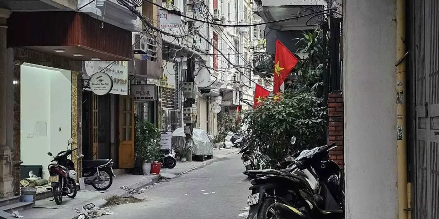 Bán nhà phân lô ôtô đậu tận cửa– số 55A ngõ 159 Pháo Đài Láng, 40m2 -7 tầng – thang máy