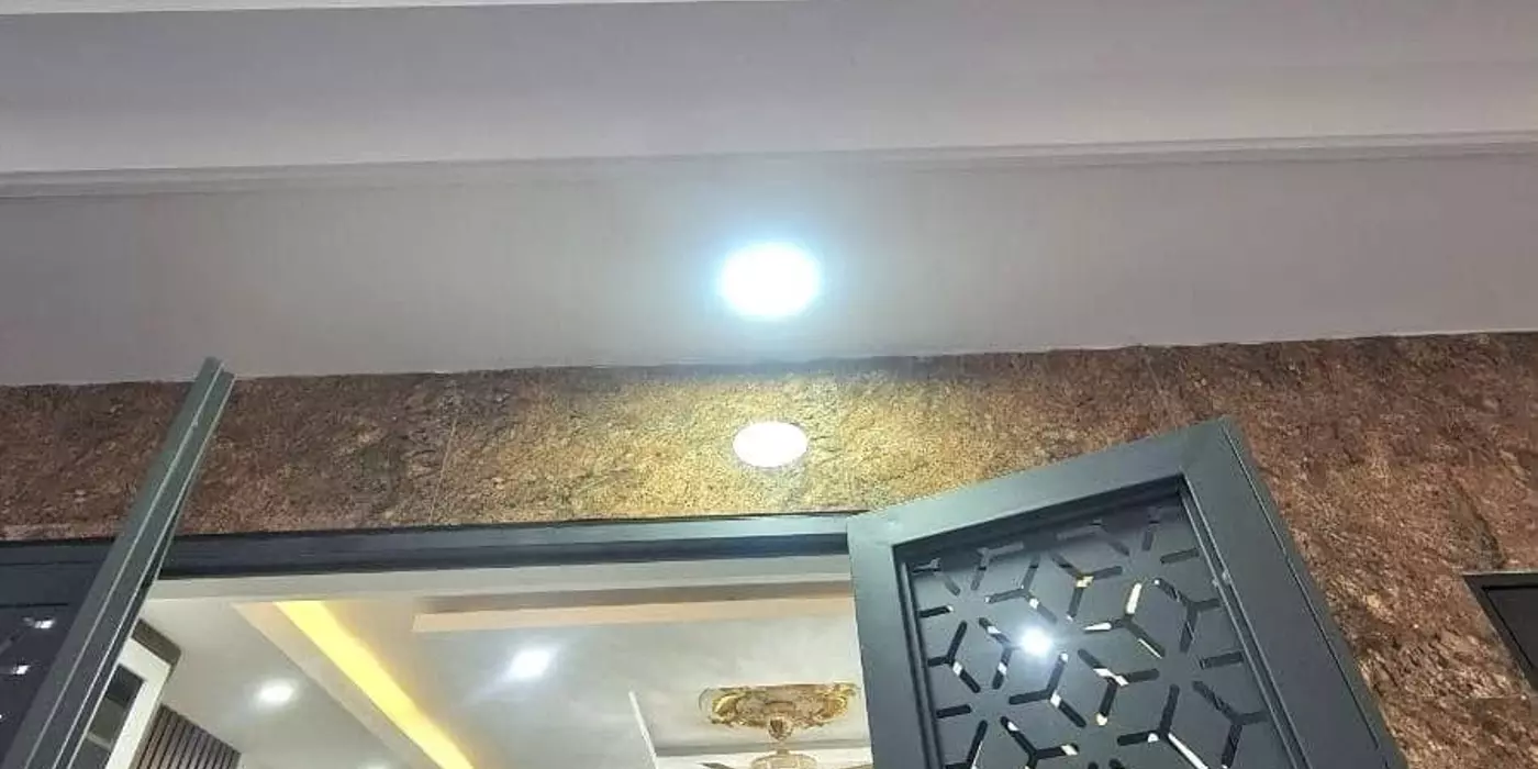 TỨ LIÊN - TÂY HỒ - DT40M2 X5T - MT4M- 8.7TỶ - LÔ GÓC- GẦN  CÁC TUYẾN PHỐ LỚN