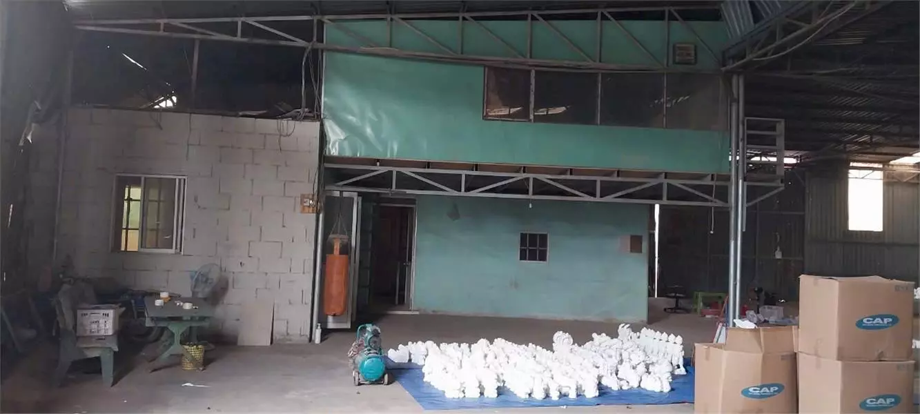 Xưởng cho thuê ở Thuận An Bình Dương diện tích 2000m có văn phòng, toilet , đường xe tải , giá cho
