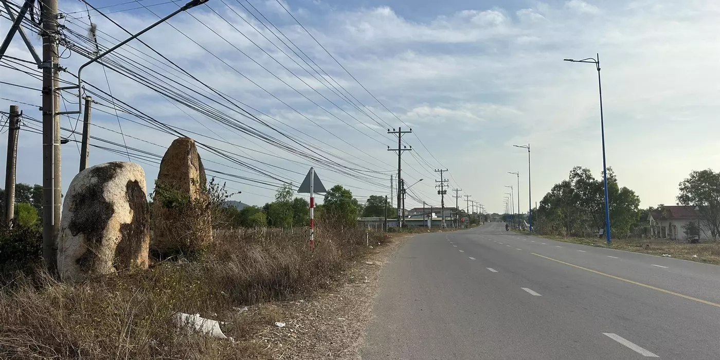HẠ GIÁ 40% 5800m2 đất ONT Đường Nguyễn Chí Thanh - TX LaGi chỉ 400tr/m ngang gần UBND