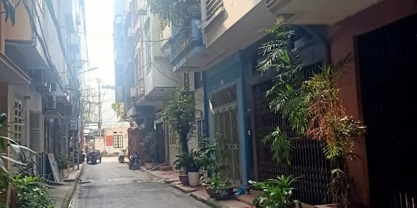 Phân lô Hoàng Quốc Việt Cầu Giấy 42m2 3 tầng vị trí đẹp