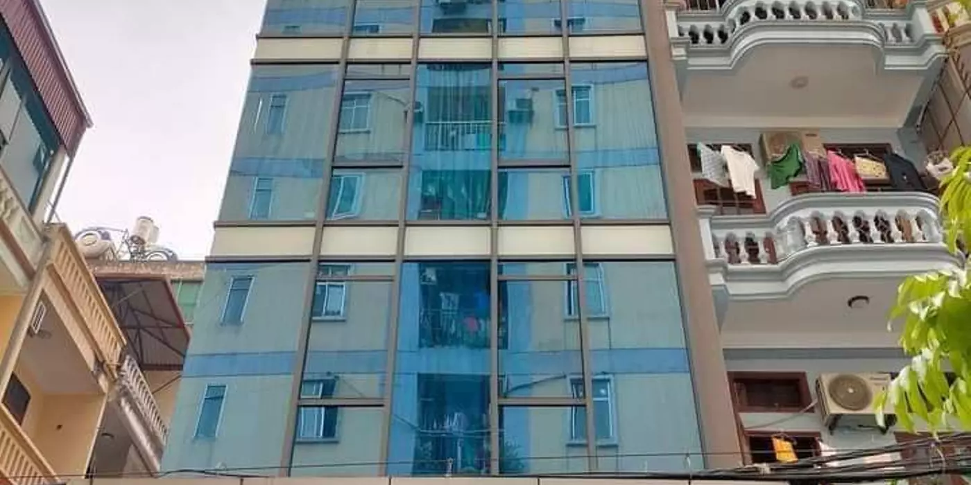 Toà Văn phòng Phạm Văn Đồng gara 2 ô tô,thang máy,vỉa hè, ô tô tránh, KD 115m -21 tỷ