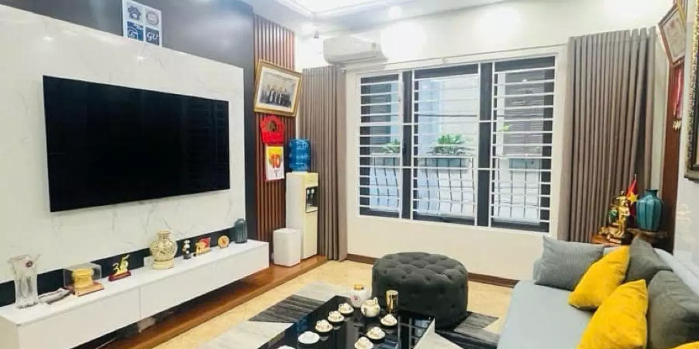 NHÀ ĐẸP TRẦN QUỐC HOÀN - NGÕ THÔNG ÔTÔ TRÁNH, GARA ÔTÔ - KINH DOANH - DÂN TRÍ CAO