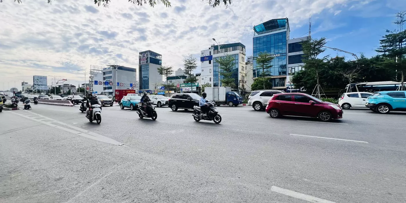 bán nhà mặt phố Đàm Quang Trung, 41m x6tầng, mặt tiền 5m, thang máy, vỉa hè, nở hậu, kinh doanh