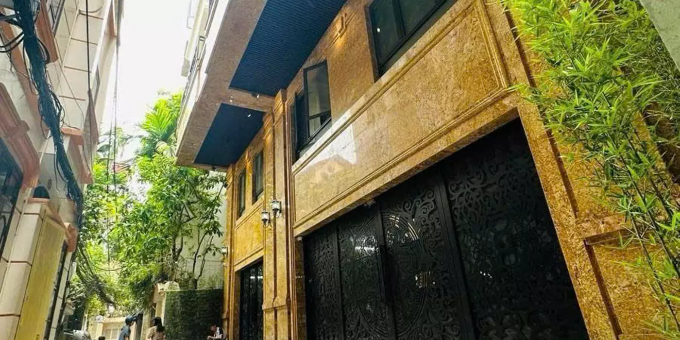 Toà nhà dòng tiền 7 tầng quận Thanh Xuân mặt ngõ thông,ôt vào nhà, ôt tải đỗ cửa, sổ đỏ vuông vức,