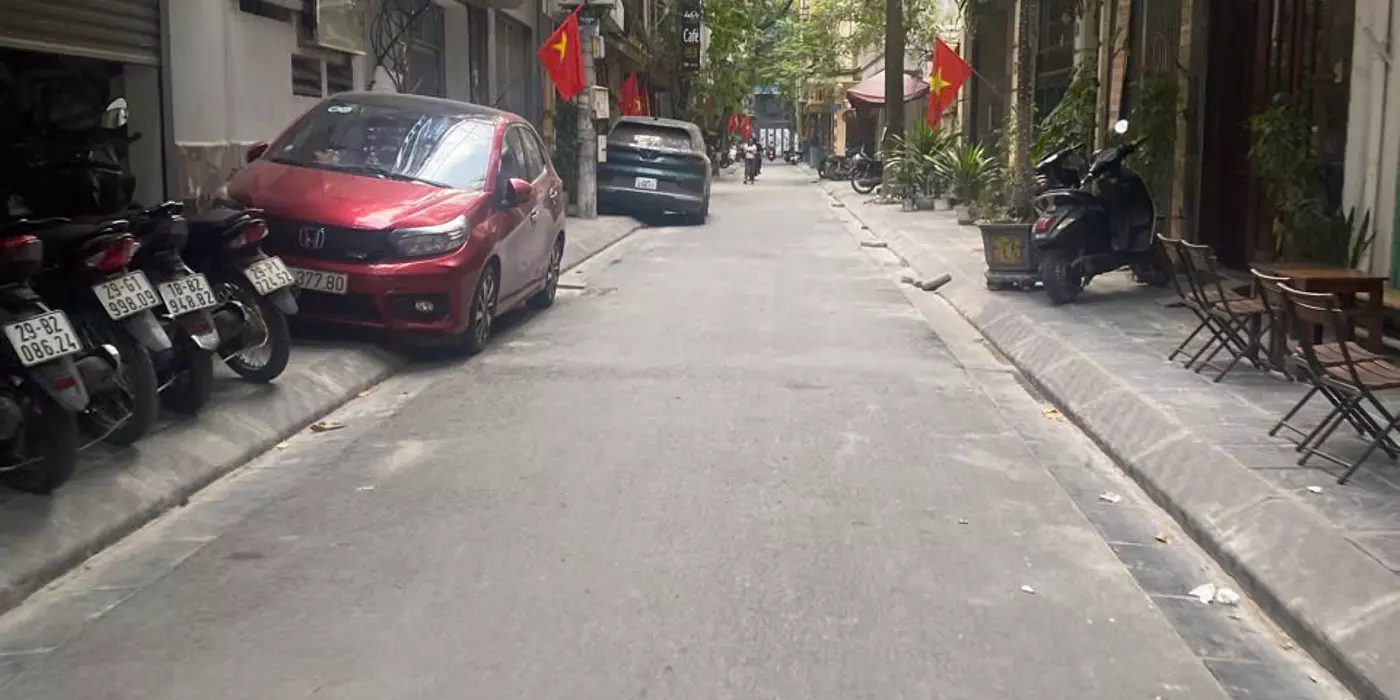 Bán nhà 60m², 4 tầng, 3PN, 3WC, Tô Vĩnh Diện - Khương Mai - 17 tỷ