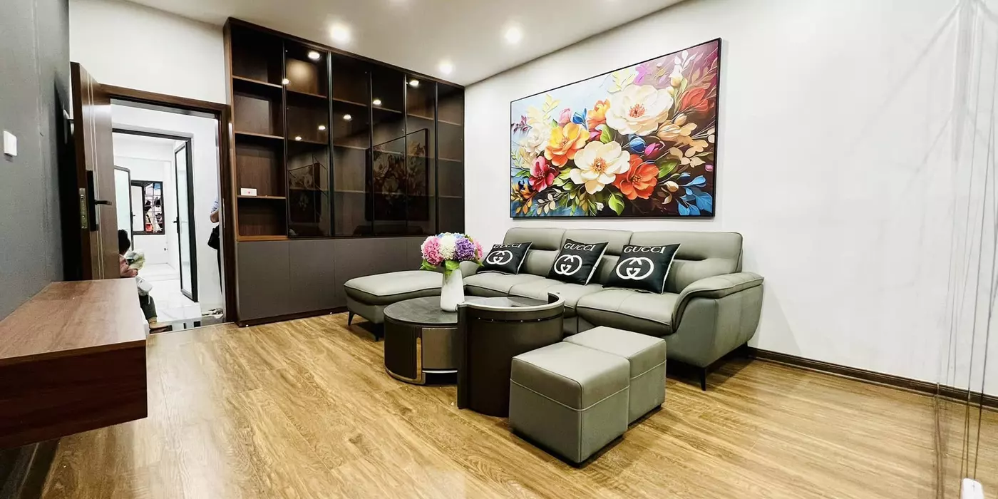 Bán căn hộ tập thể tầng 3 phố Phương Mai,70m2,3pn, full nt, Nhỉnh 3 tỷ