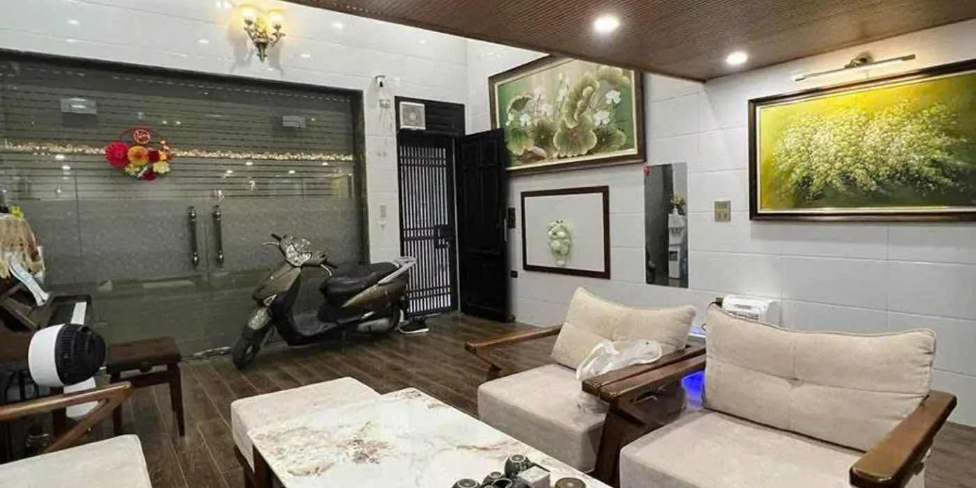 Hạ giá bán nhà đẹp phố Nguyễn Hy Quang 40m2, 4T, MT4.3m ô tô gần công viên