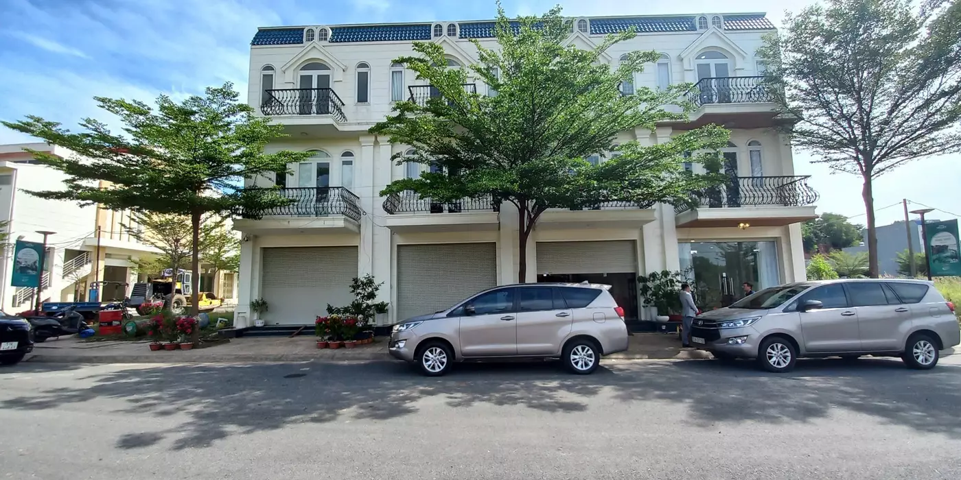 Bán nhà phố 1 trệt 2 lầu, trả trước 25%