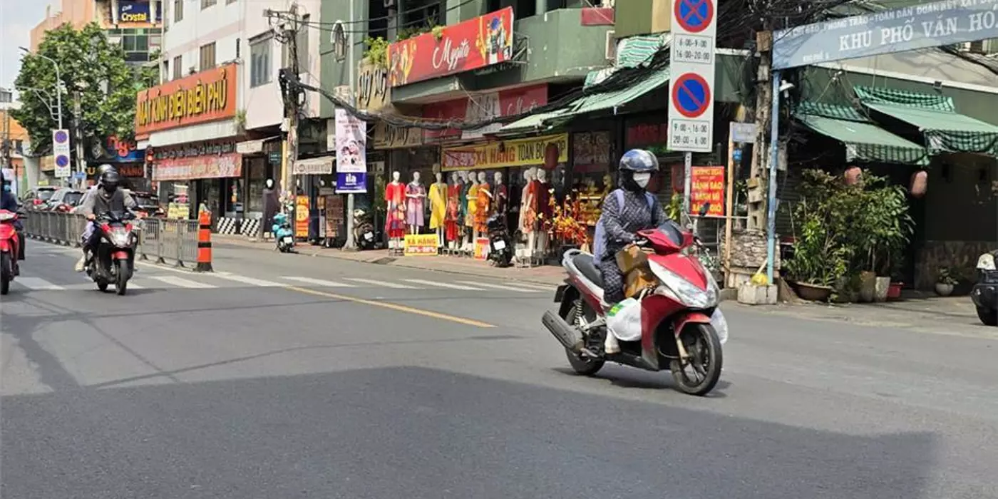 Cần bán nhà mặt tiền đường Út Tịch, P.4, Tân Bình, 7.9m x 6.5m, giá 10.5 tỷ
