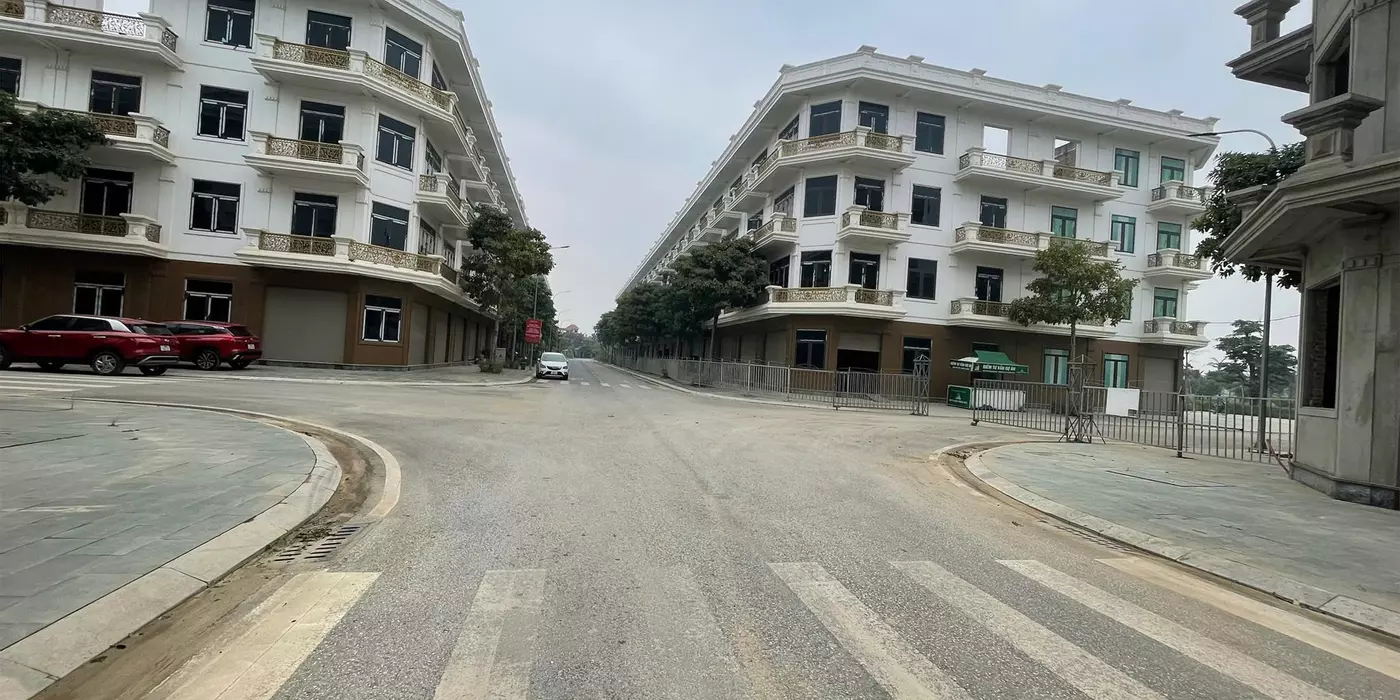 CẶP CĂN GÓC, NGÃ TƯ HÀ HUY TẬP, SANG TÊN SỔ NGAY. CẶP GÓC NGOẠI GIAO DUY NHẤT.  LH: 0966 343 969