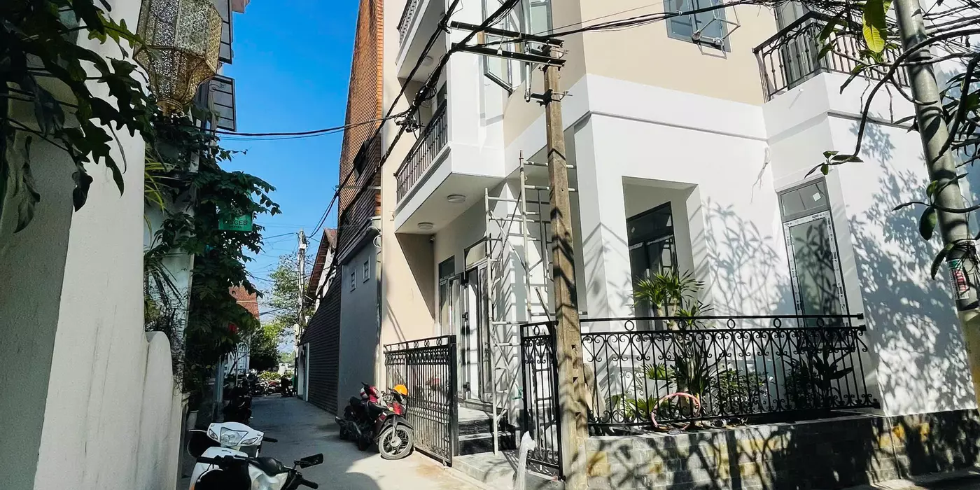 BÁN NHÀ 3 TẦNG TRUNG TÂM PHỐ TÂY - KIỆT Ô TÔ NGUYỄN CÔNG TRỨ