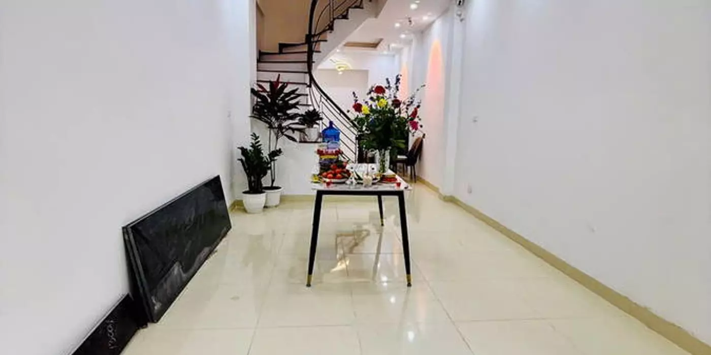 Bán nhà TT  Hoàng Mai, 43m2*5T  nhà dân xây mới full nội thất, nhỉnh 6 tỷ, Lh 0975666943
