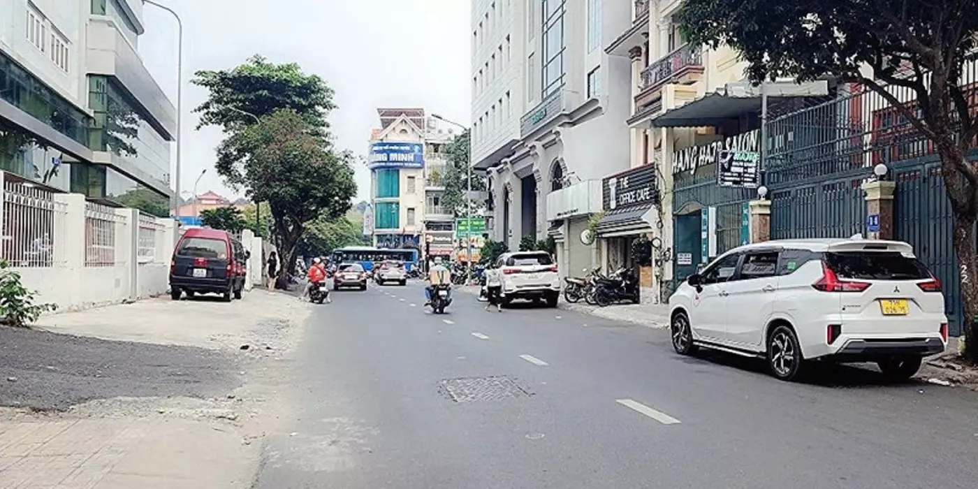 Bán nhà Mặt tiền Huỳnh Lan Khanh - ngay Phan Đình Giót, 15x16m, 4T, HĐT: 80 tr, 108 tỷ