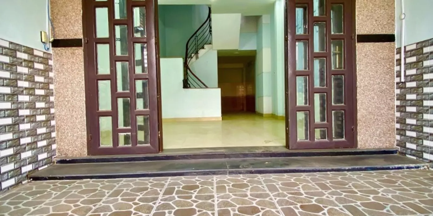 Bán nhà mặt phố Linh Xuân, Thủ Đức, 64m², 5.9 tỷ, 4PN, 5WC