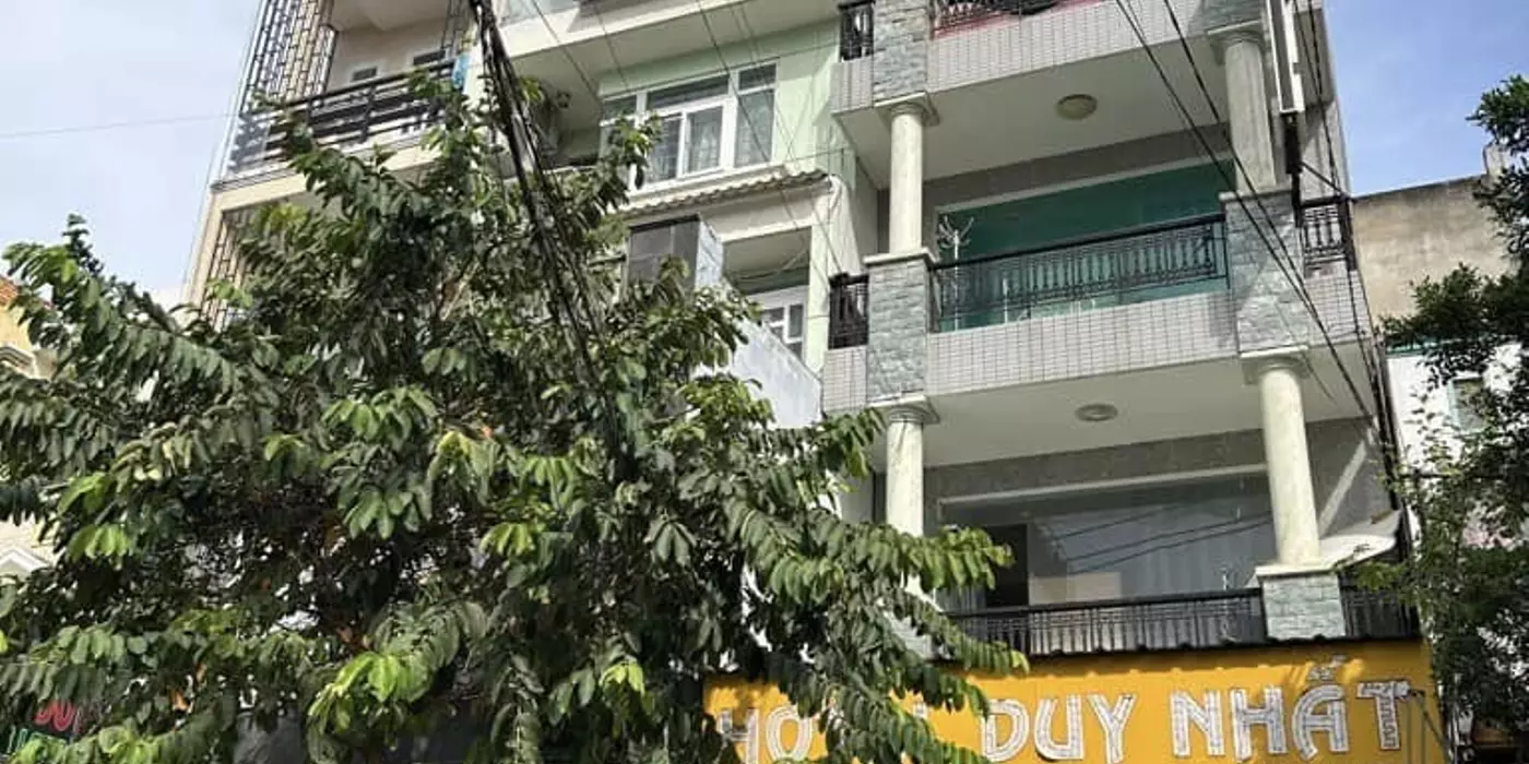 - Căn Hộ Dịch Vụ - Mặt tiền Lý Phục Man, thu nhập 600triệu/Năm, 6 tầng, 4,5x16 nở hậu, Bình Thuận