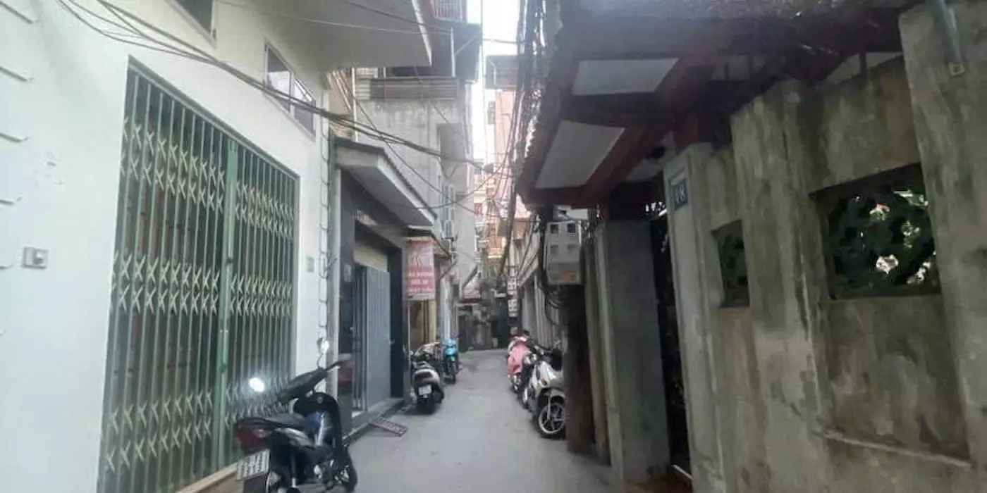 Bán gấp nhà giá mềm, DT: 47m2 – 2 tầng, MT5,2m, Ngõ 109, Quan Nhân, Thanh Xuân, chỉ 6.5  tỷ.