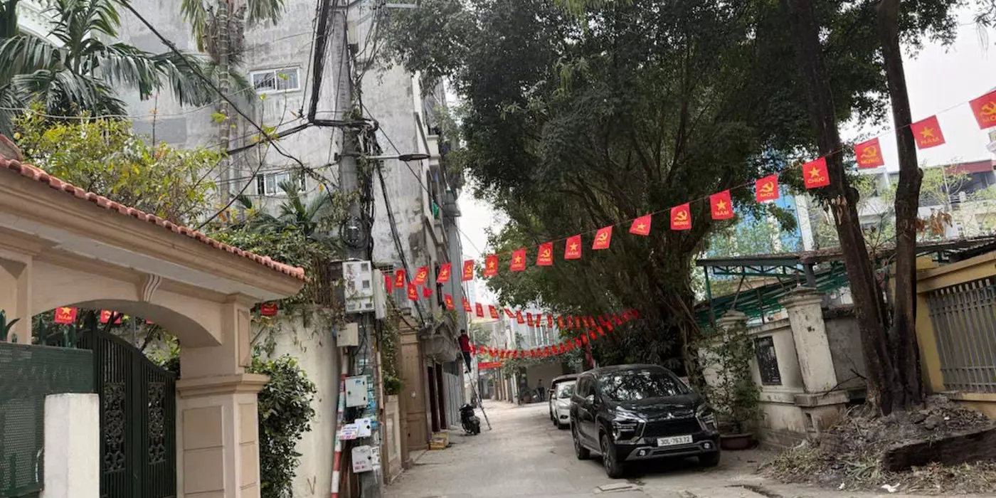 BÁN NHÀ 6 TẦNG NGÕ 121 AN DƯƠNG VƯƠNG - TÂY HỒ - DIỆN TÍCH 40M2 - MẶT TIỀN 4M - GIÁ BÁN CHỈ HƠN 8